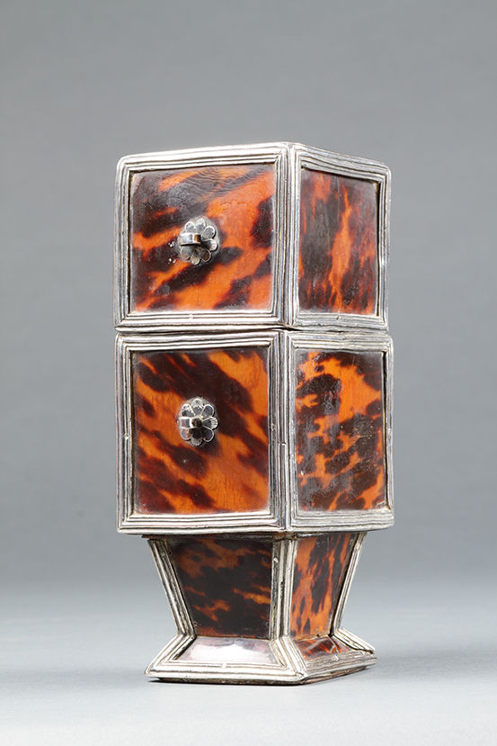 Rare Spanish Colonial South American Colombian Silver Mounted Wood Lined Tortoiseshell Tobacco Leaf and Cigar Box